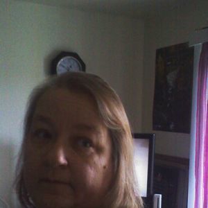 Meet your Posher, Lora